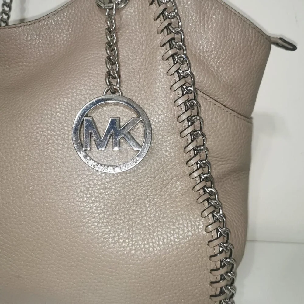 Michael Kors chain bag | Color:‎ taupe | size 14L x 10H